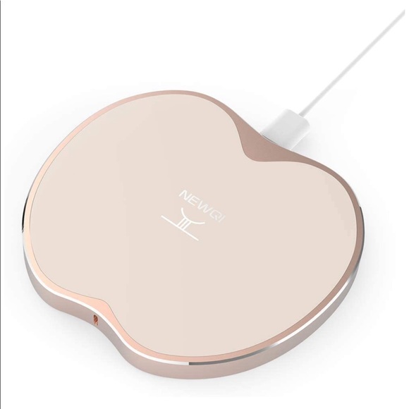 Fast Wireless Charger - Picture 2 of 6